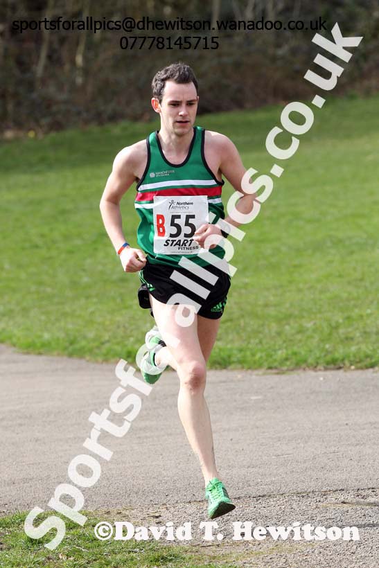 Simon Horsfield (Sale) 2ndon the 2nd leg of the senior mens 12 stage relay, 2014 Northern 12 and 6 Stage Relays, Heaton Park Manchester. Photo: David T. Hewitson/Sports for All Pics
